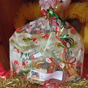 Gibb Xmas Doggie Treat Hamper