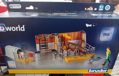 Bruder Bworld Cow & Calf Barn